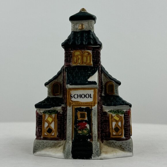 Vintage Ceramic Light-Up Christmas Village Schoolhouse Wreath Snow Small 4.5" - Picture 13 of 16